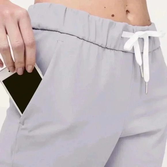 Lululemon On the Fly 7/8 Pant 27"
Silverscreen 4 - Picture 4 of 12